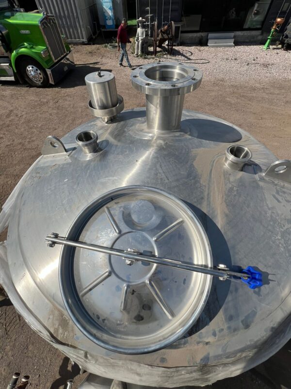 TANQUE EN ACERO INOXIDABLE CON CAPACIDAD DE 1,700 LITROS - Imagen 7