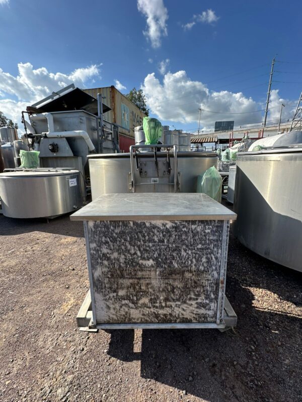 TANQUE DE ACERO INOXIDABLE CON CAPACIDAD DE 2,000 LITROS - Imagen 3