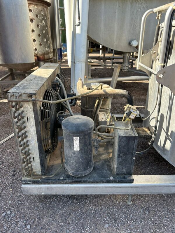 TANQUE DE ACERO INOXIDABLE CON CAPACIDAD DE 1,000 LITROS - Imagen 2