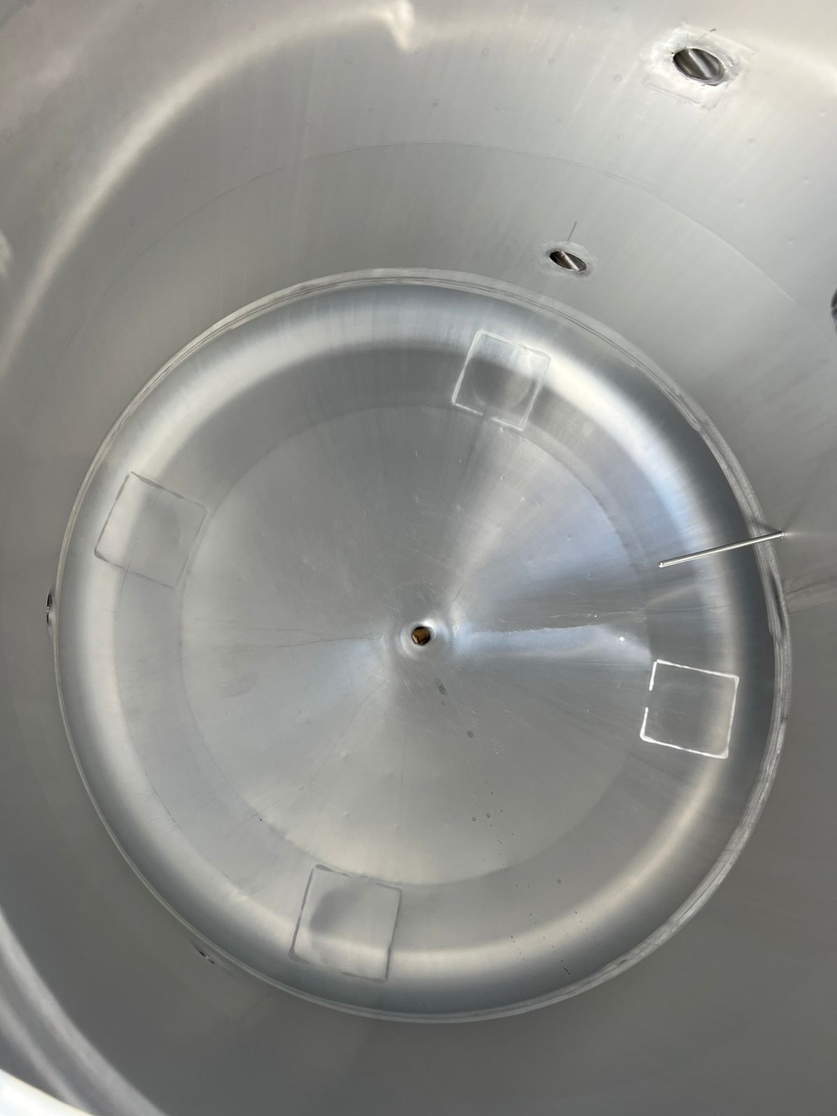 TANQUE EN ACERO INOXIDABLE ENCHAQUETADO CON CAPACIDAD DE 1,200 LITROS - Imagen 2