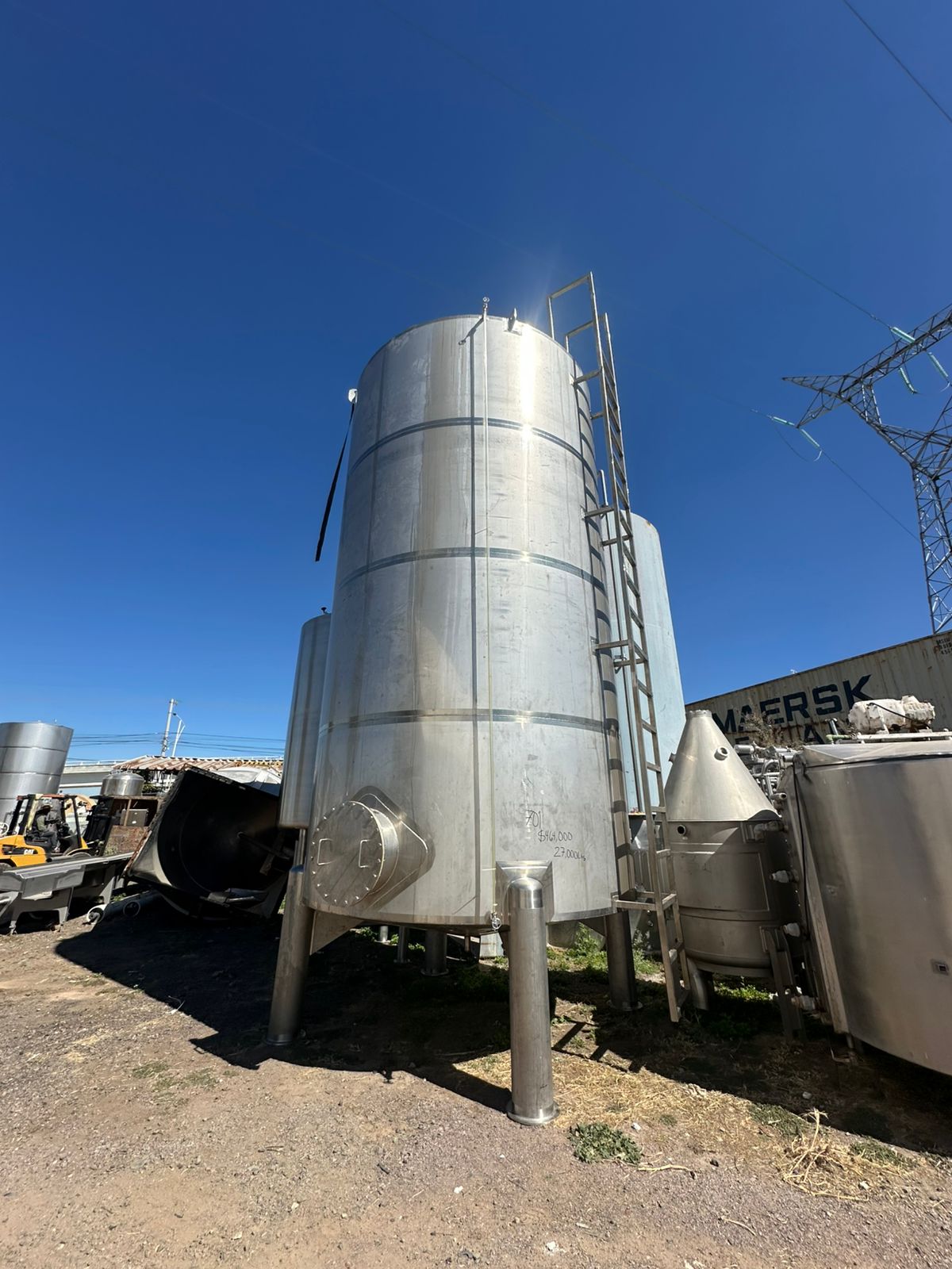 TANQUE EN ACERO INOXIDABLE CAPACIDAD DE 27,000 LITROS.