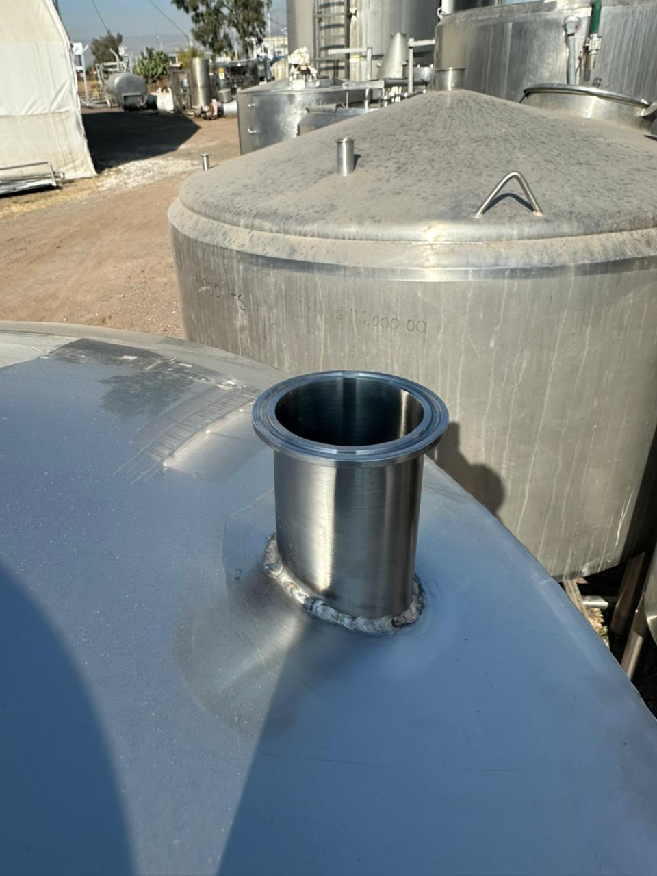 TANQUE EN ACERO INOXIDABLE CON CAPACIDAD DE 1,000 LITROS - Imagen 3