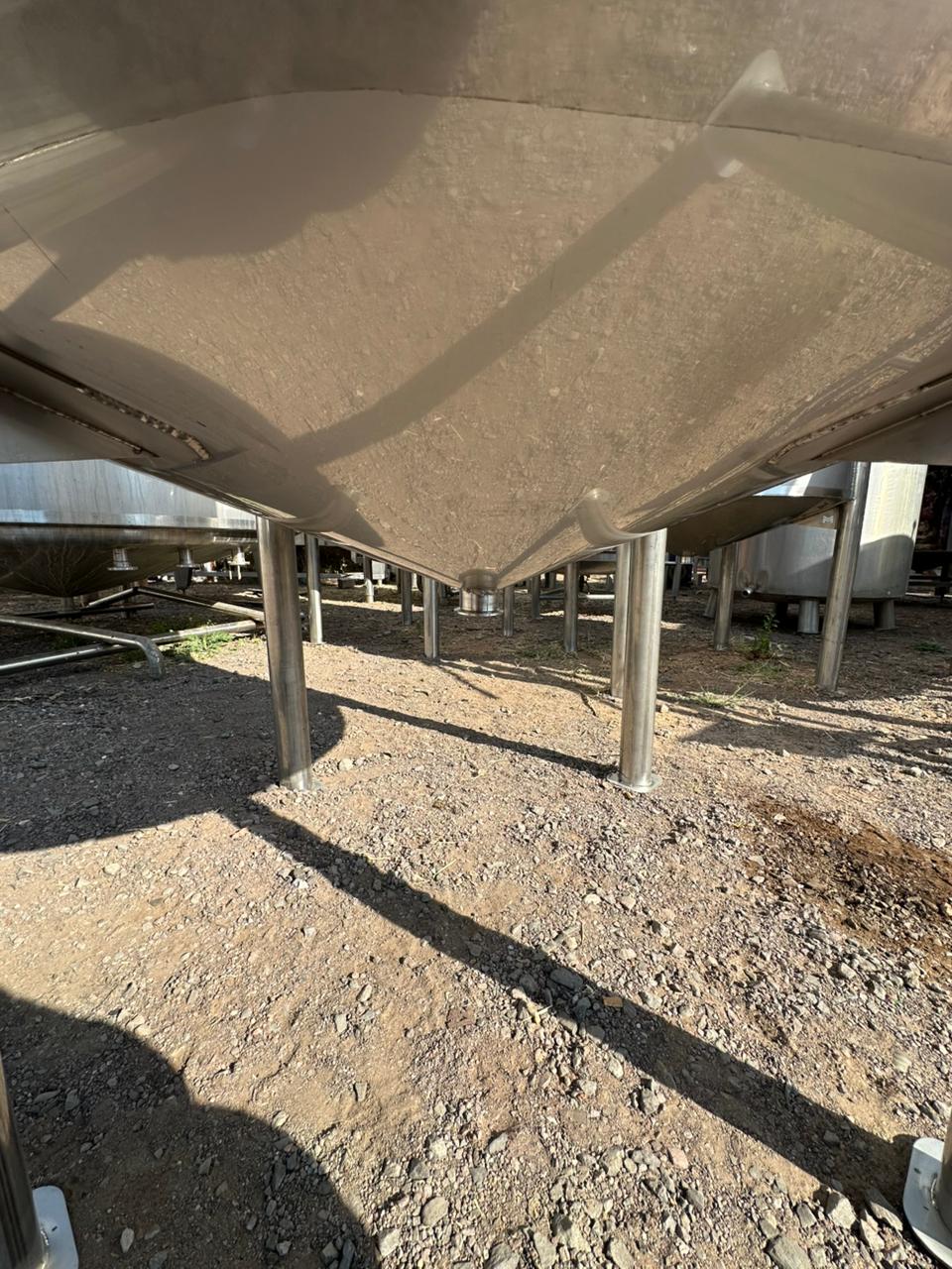 TANQUE EN ACERO INOXIDABLE CON CAPACIDAD DE 1,000 LITROS - Imagen 4