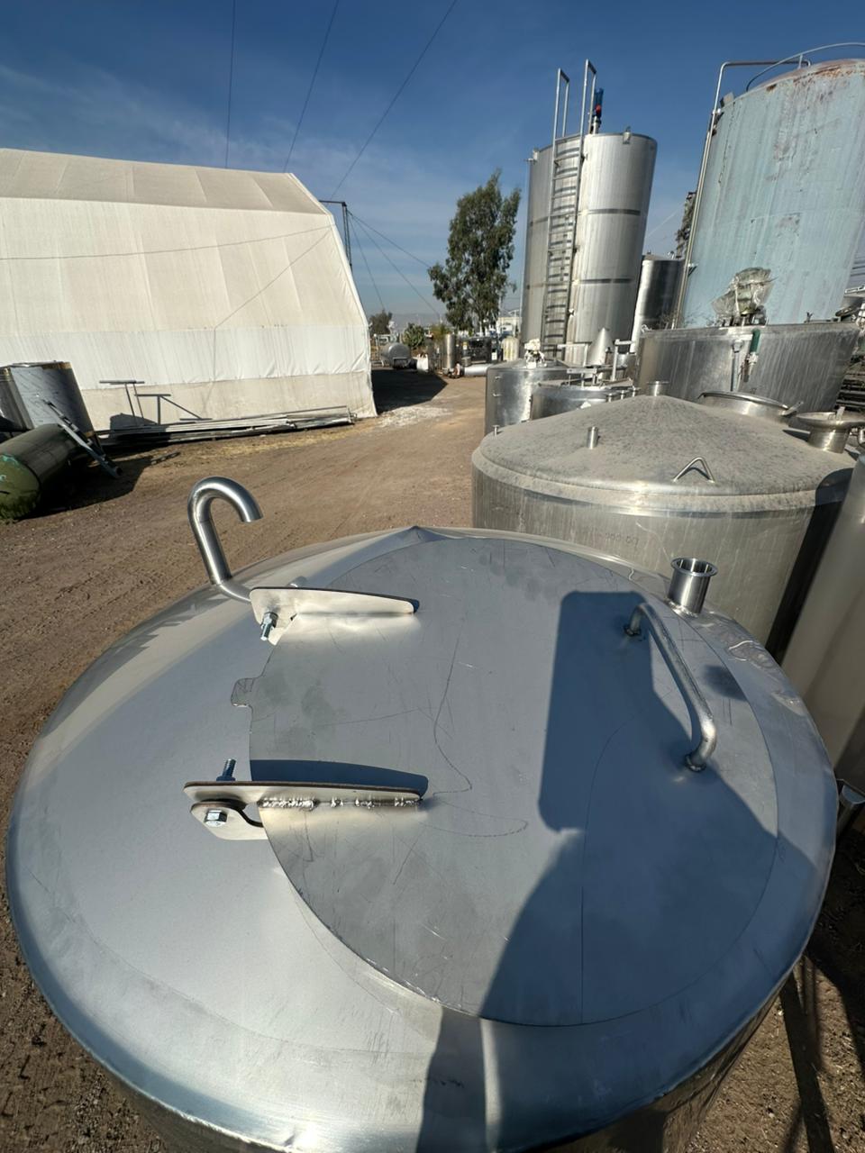 TANQUE EN ACERO INOXIDABLE CON CAPACIDAD DE 1,000 LITROS - Imagen 6