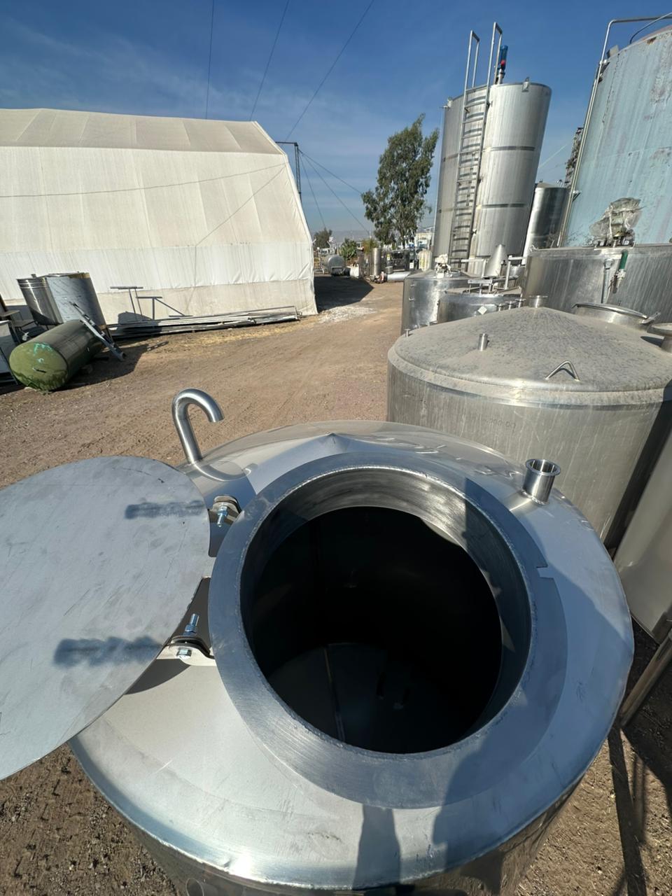 TANQUE EN ACERO INOXIDABLE CON CAPACIDAD DE 1,000 LITROS - Imagen 13