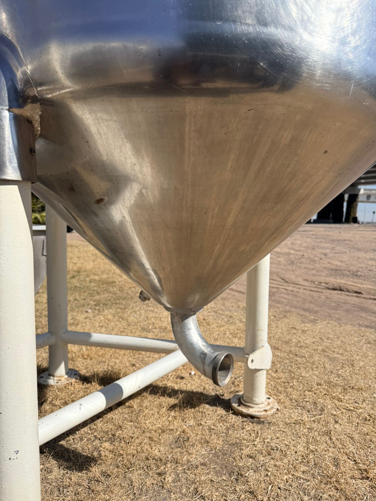 MARMITA EN ACERO INOXIDABLE CON CAPACIDAD DE 380 LITROS - Imagen 6