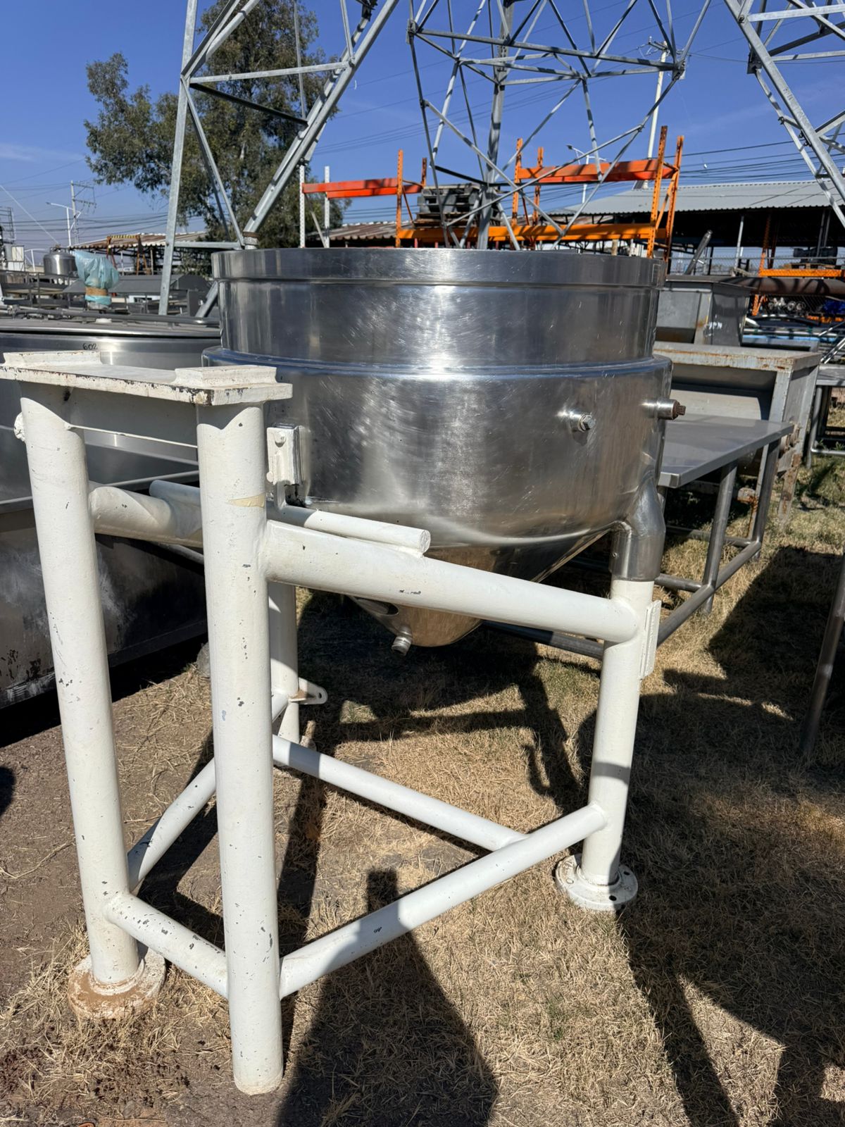 MARMITA EN ACERO INOXIDABLE CON CAPACIDAD DE 380 LITROS - Imagen 9