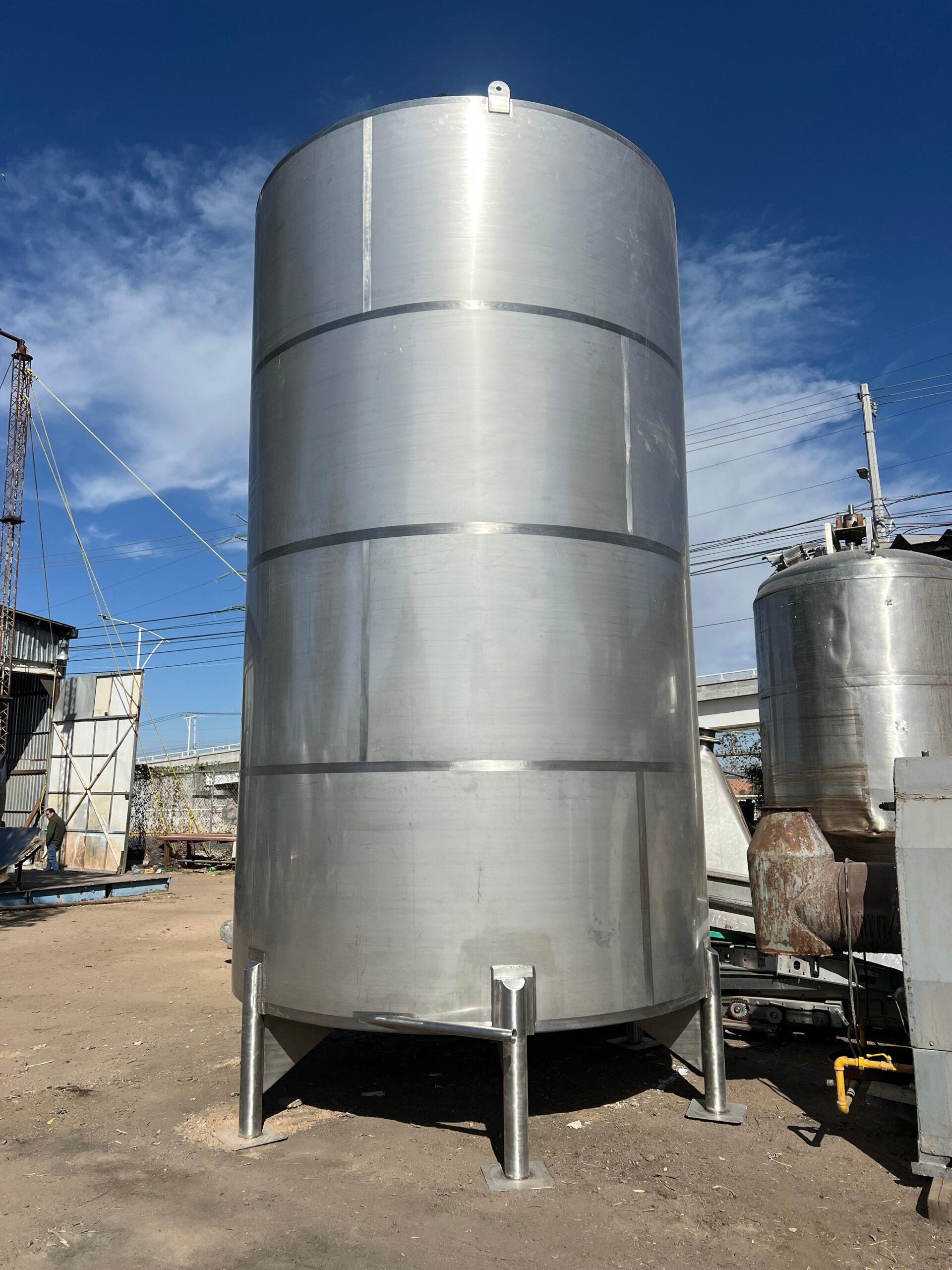 TANQUE NUEVO FABRICADO EN ACERO INOXIDABLE TIPO 304 CON CAPACIDAD DE 32 000 LITROS - Imagen 3