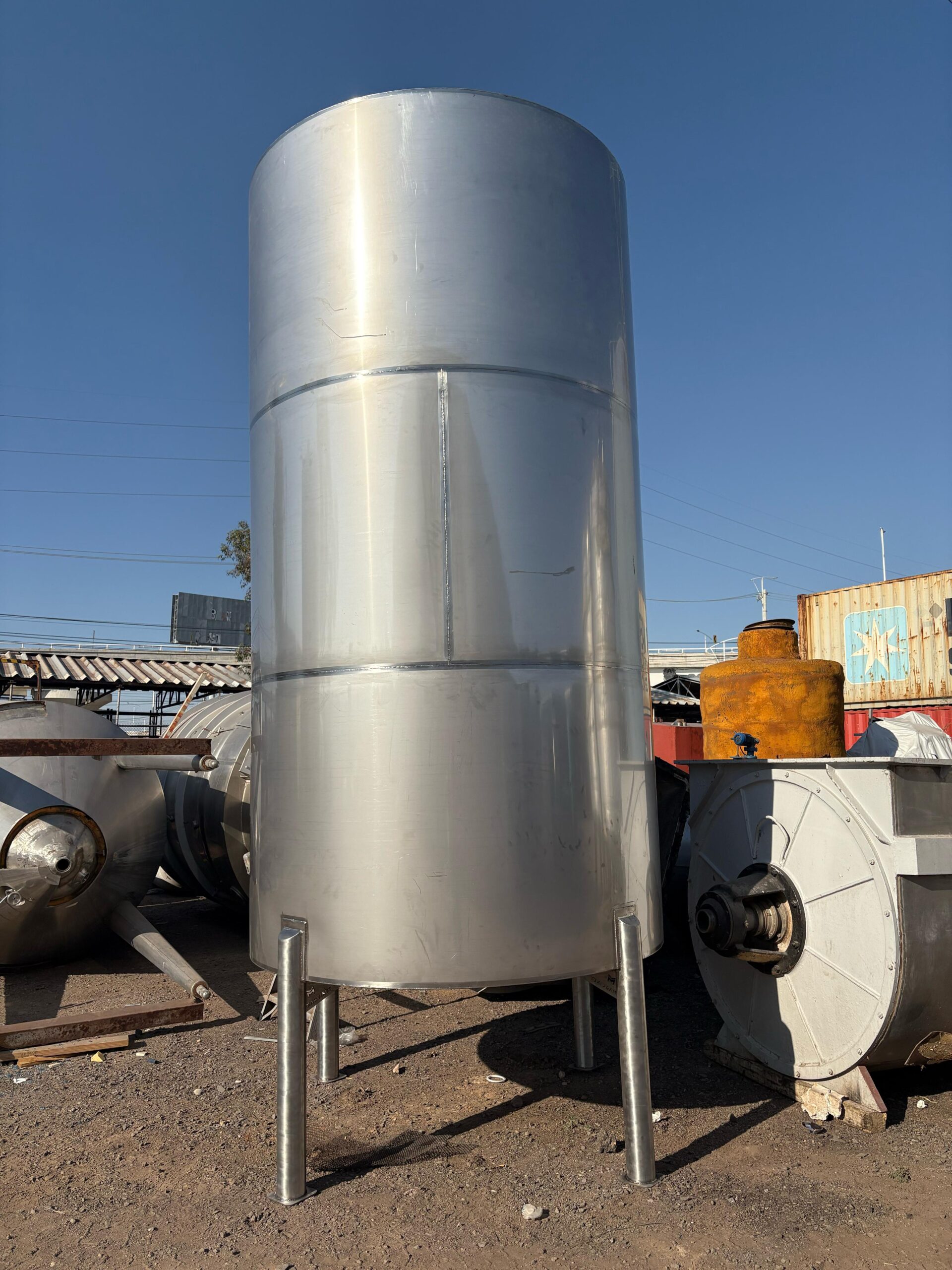 TANQUE DE ACERO INOXIDABLE TIPO 304 CON CAPACIDAD DE 10,000 LITROS - Imagen 2